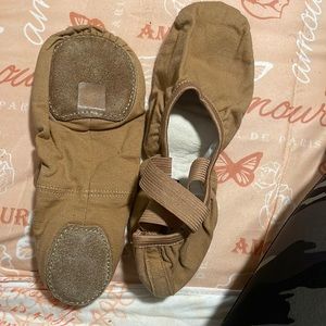 Ballet shoes